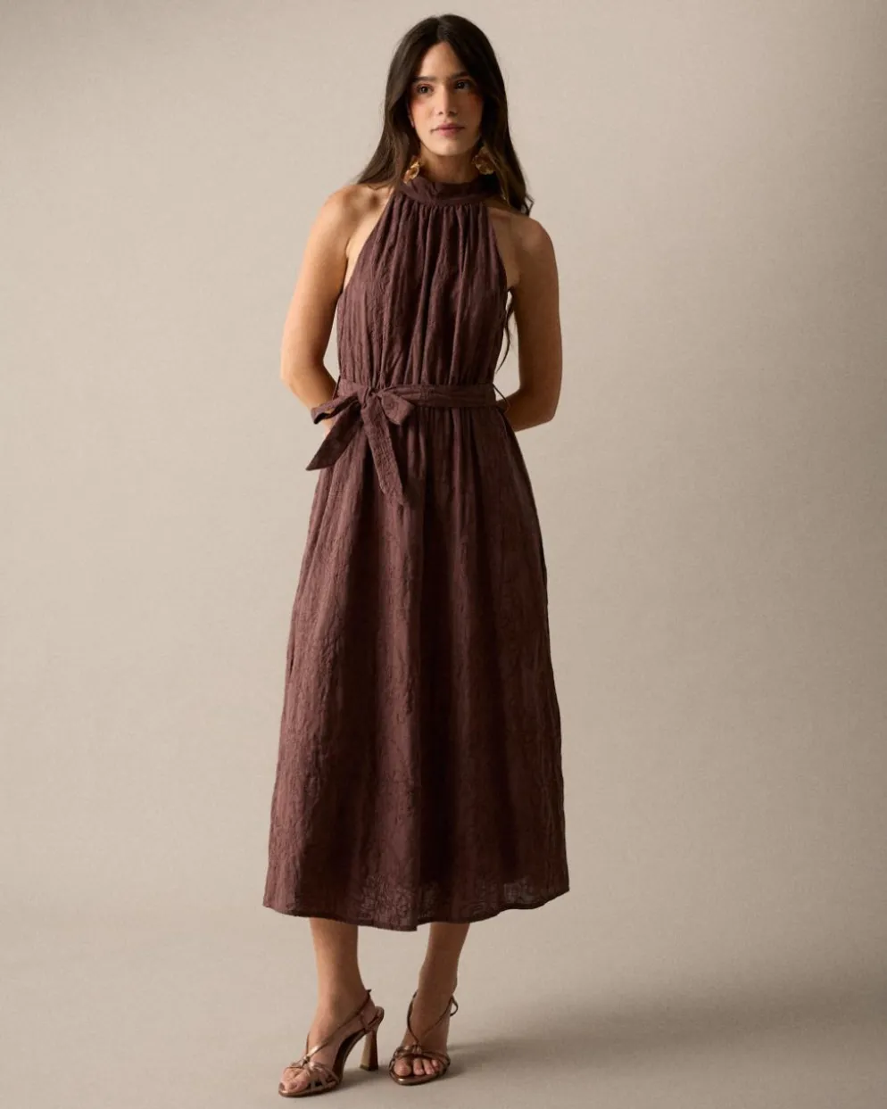 Vestido Bordado Cuello Halter