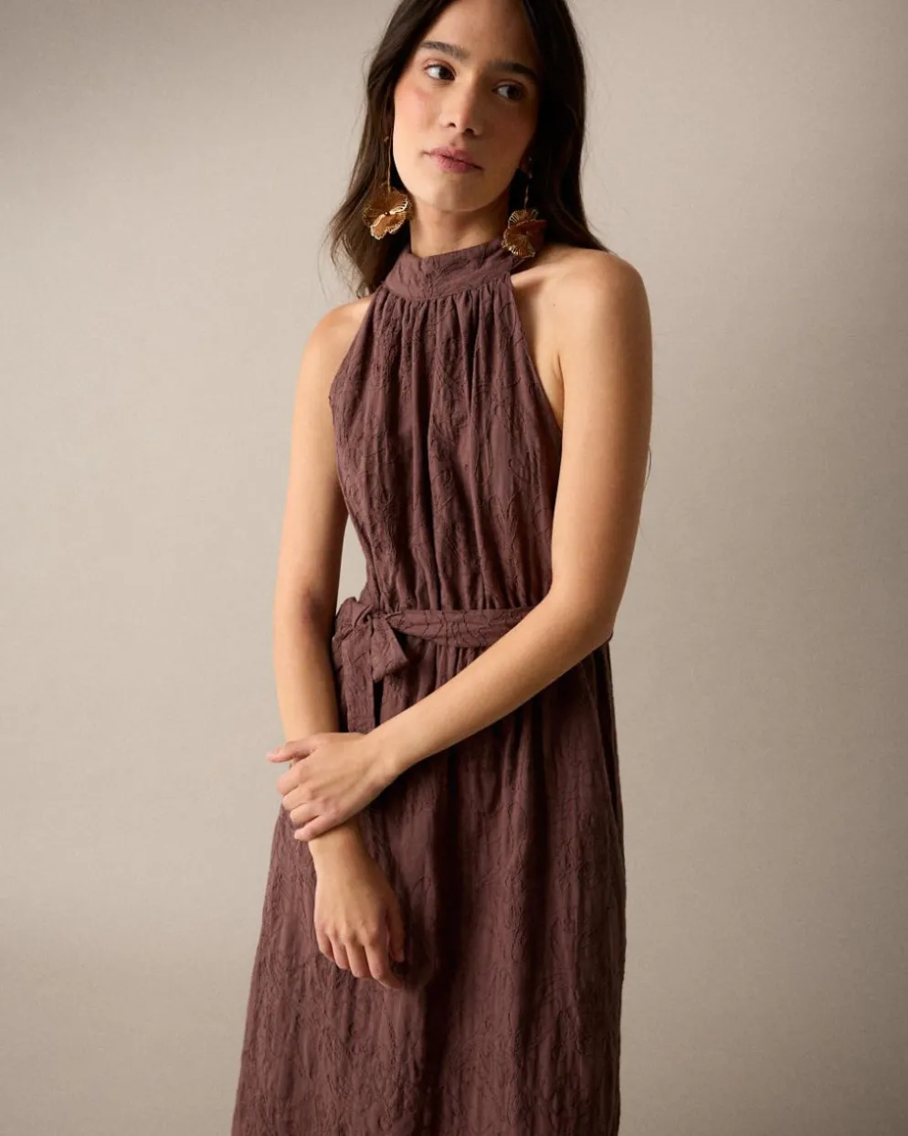 Vestido Bordado Cuello Halter
