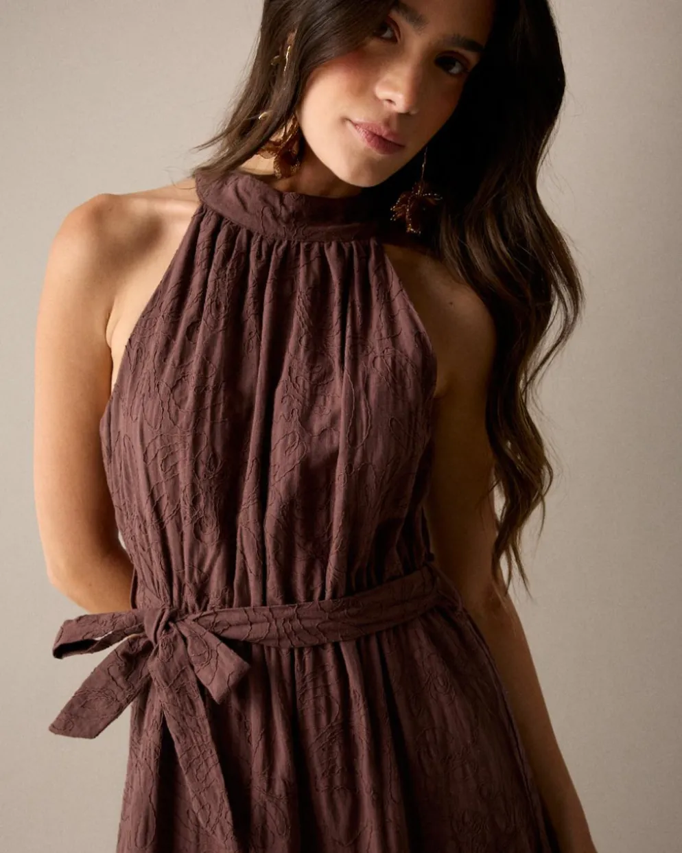 Vestido Bordado Cuello Halter